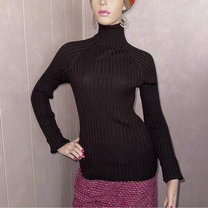 VTG Gucci Dark Brown Turtle Neck
Ribbed Wool Silk Cashmere Sweater M